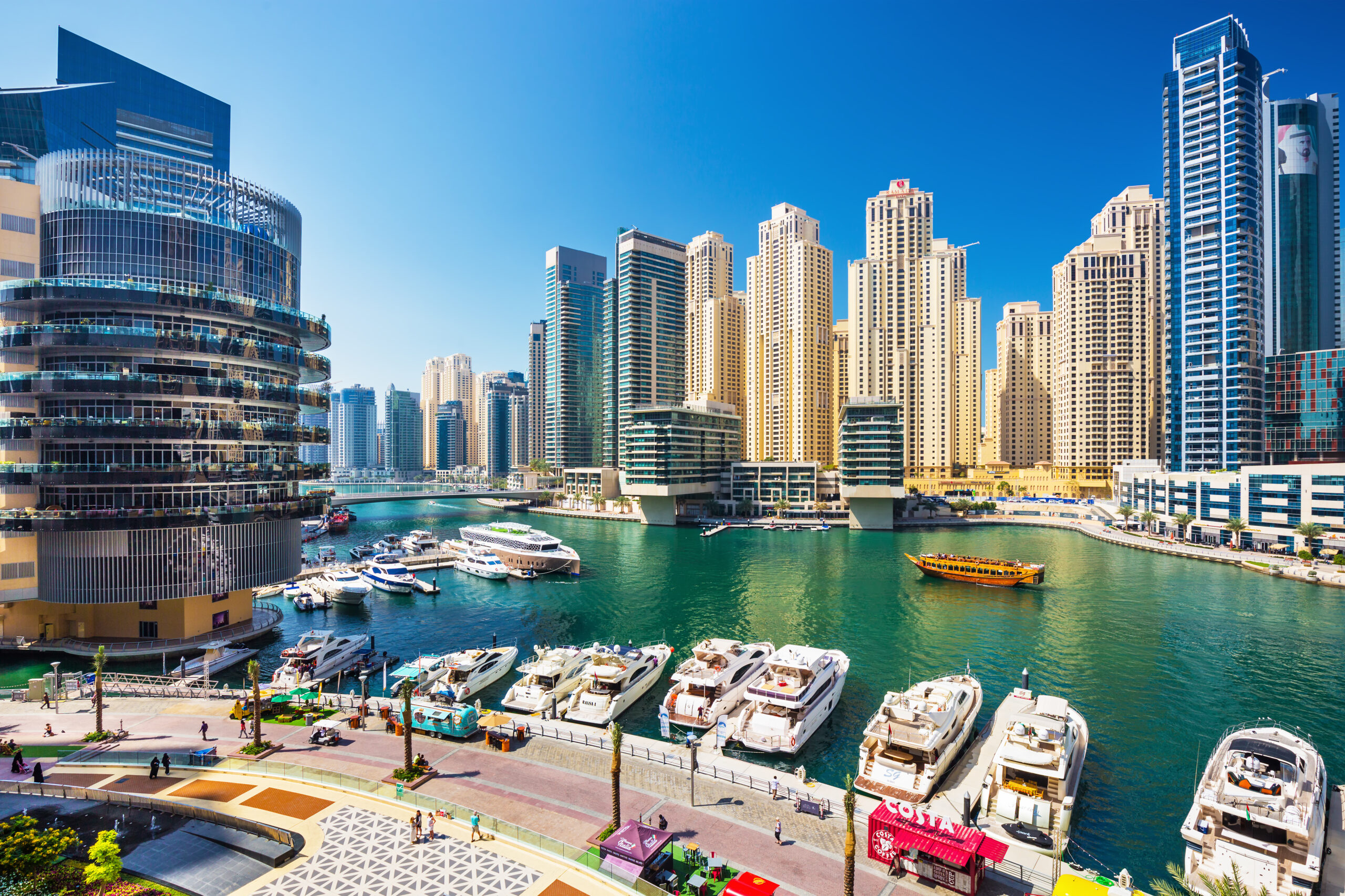 Dubai Water Bus - Luxury yachts