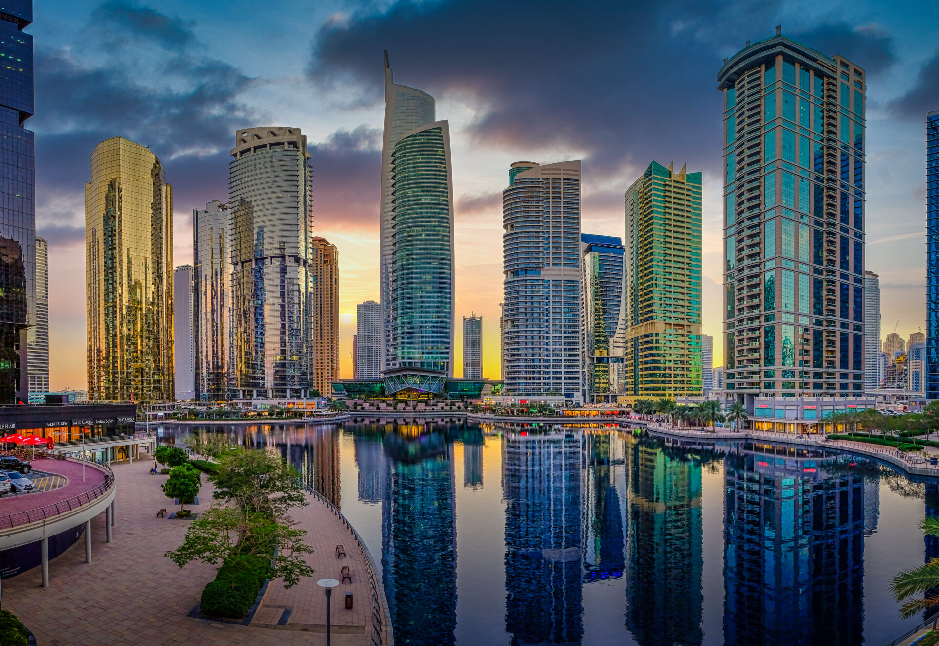 Best Dubai Areas for Tourists - JLT