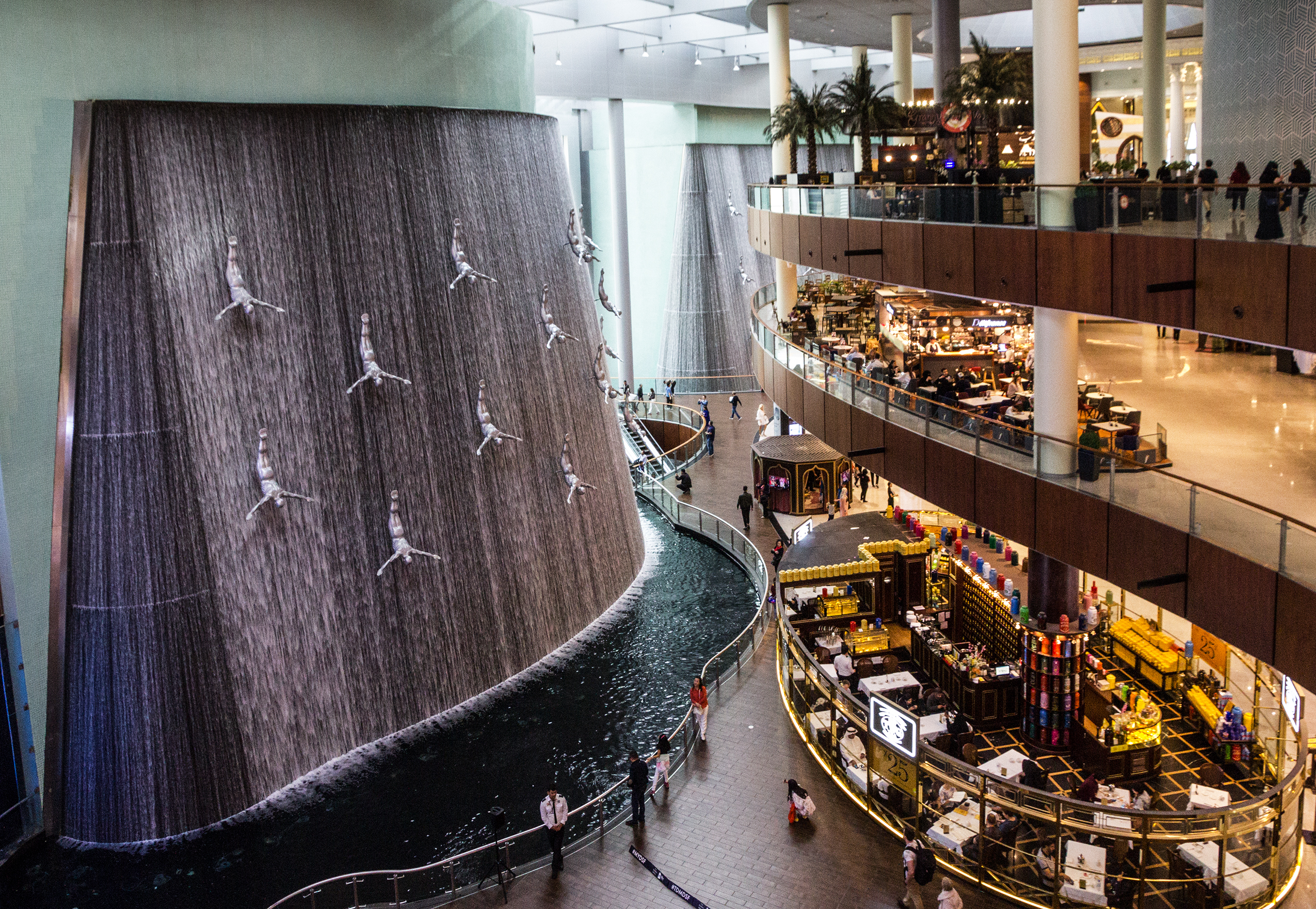 History of Dubai - Pearl divers waterfall at the Dubai Mall