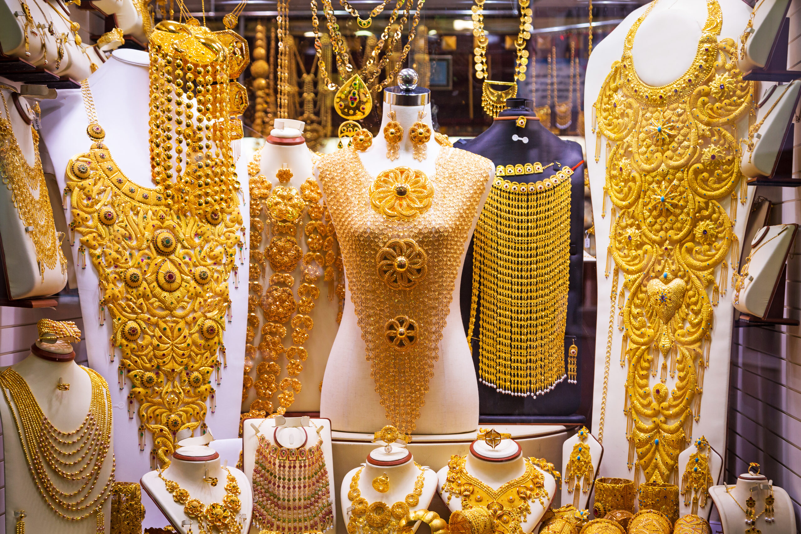 Best things to do during a stopover in Dubai - Dubai Gold Souk