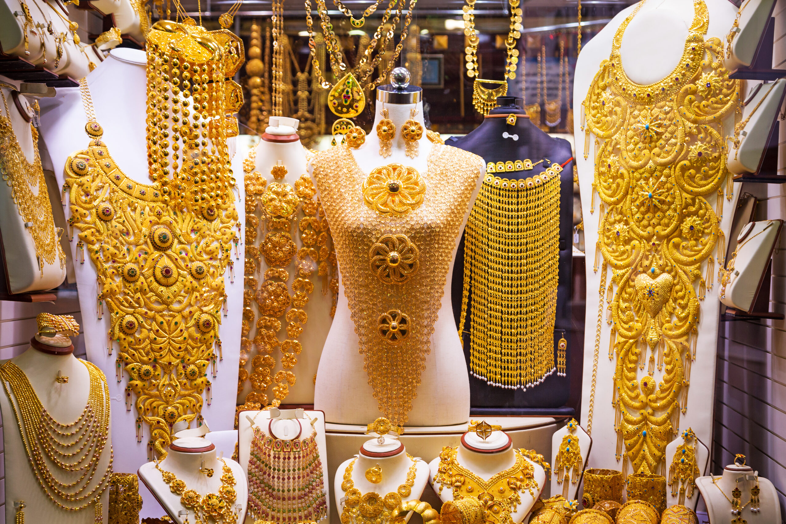 https://havefundubai.com/wp-content/uploads/2023/05/Dubai-Gold-Souk-Jewellery-scaled.jpg