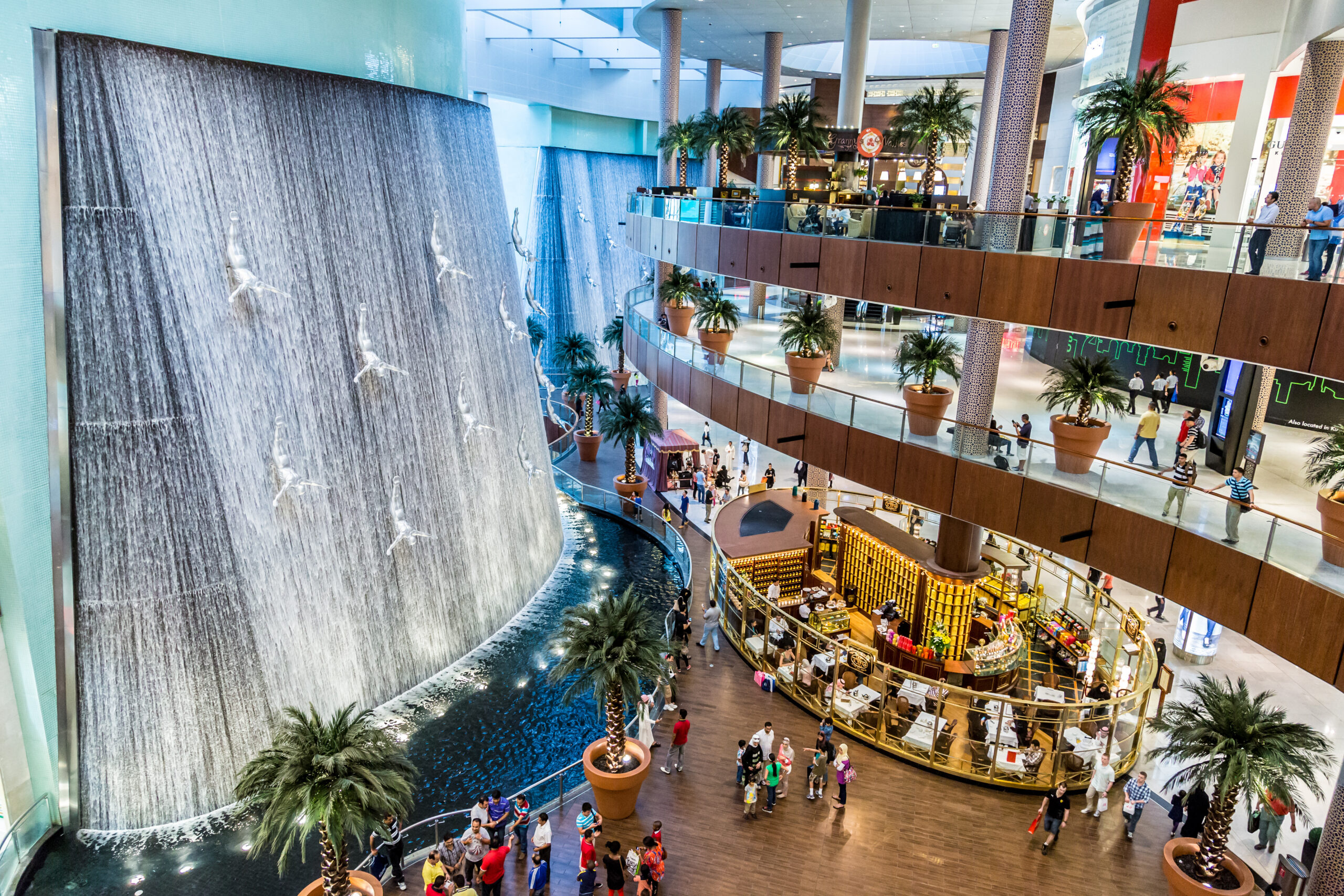 The Dubai Mall - Pearl divers waterfall