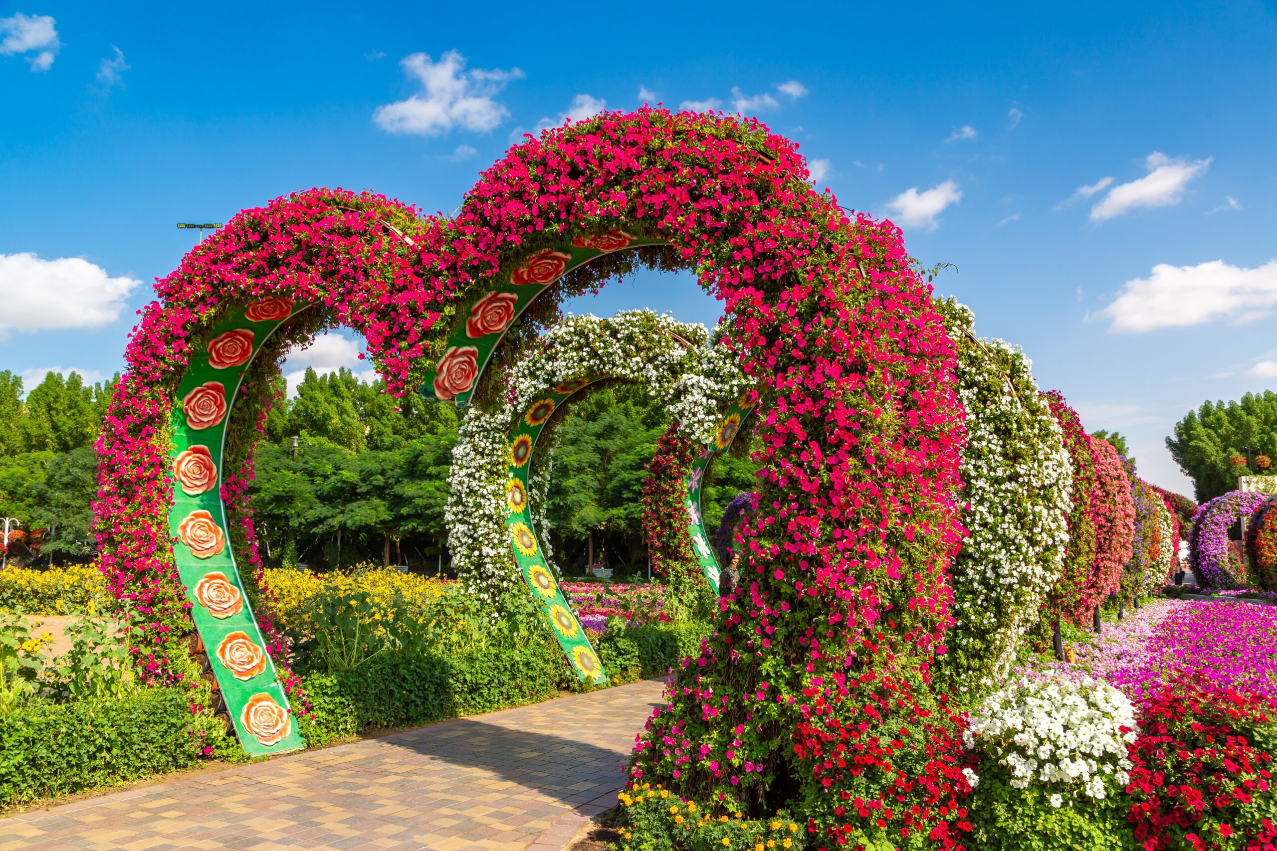 Dubai Miracle Garden - Heart Tunnel