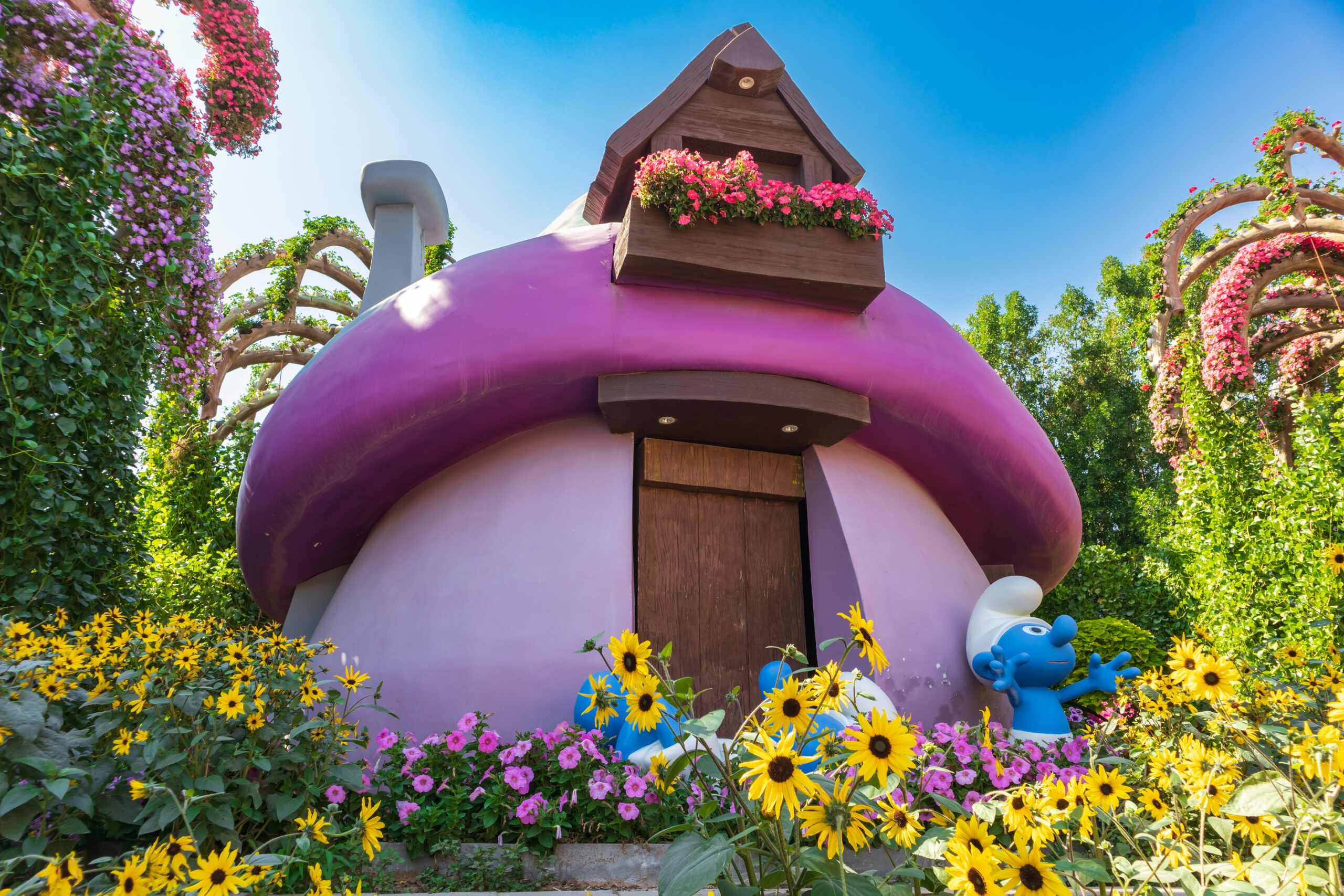 Dubai Miracle Garden - Smurfs Village