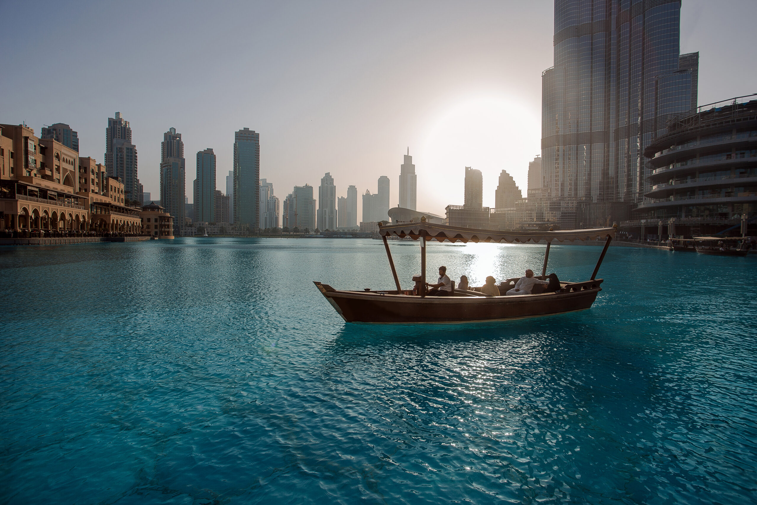 Dubai boat tours and cruises - Dubai Fountain abra
