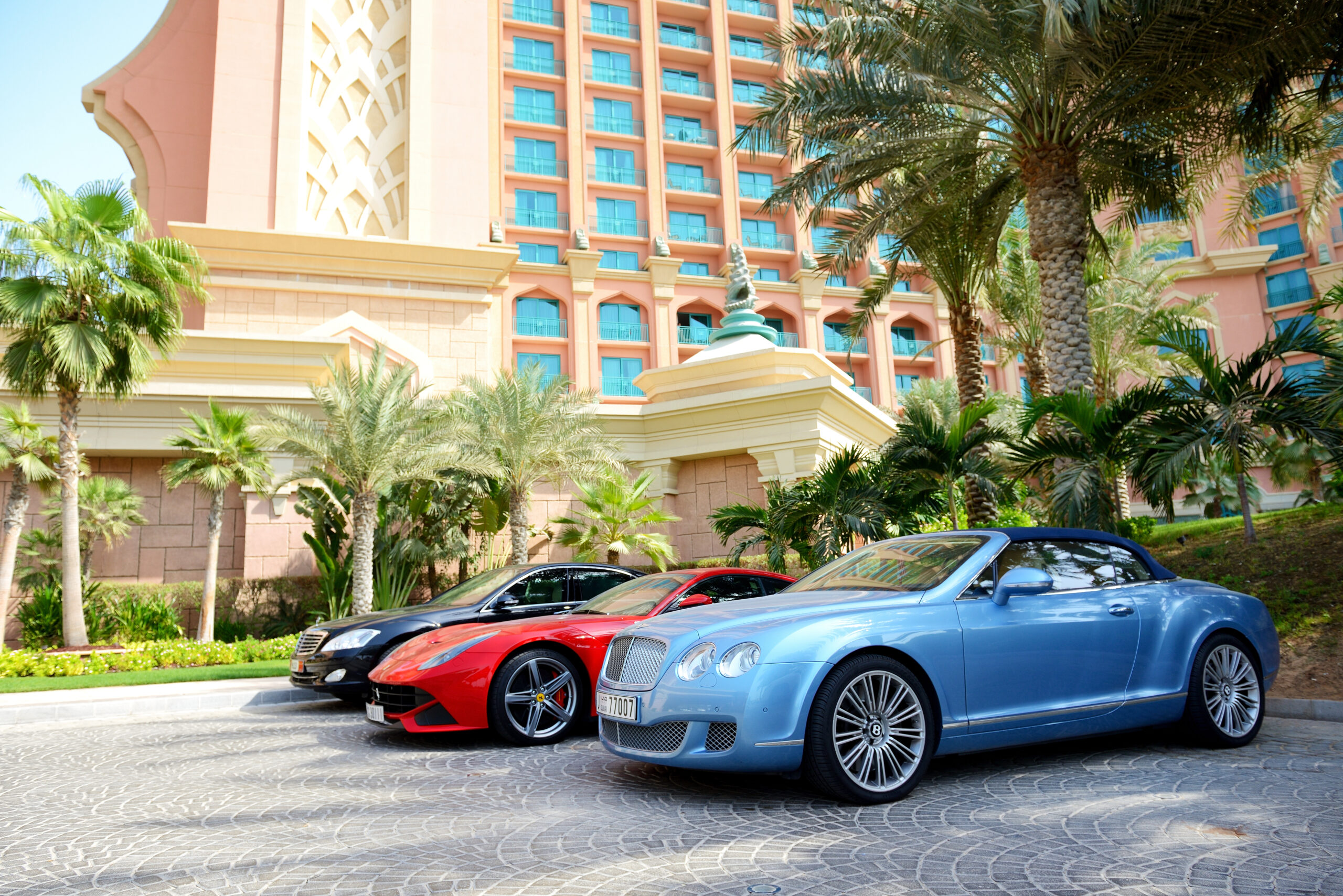 Rent a car in Dubai - Luxury cars