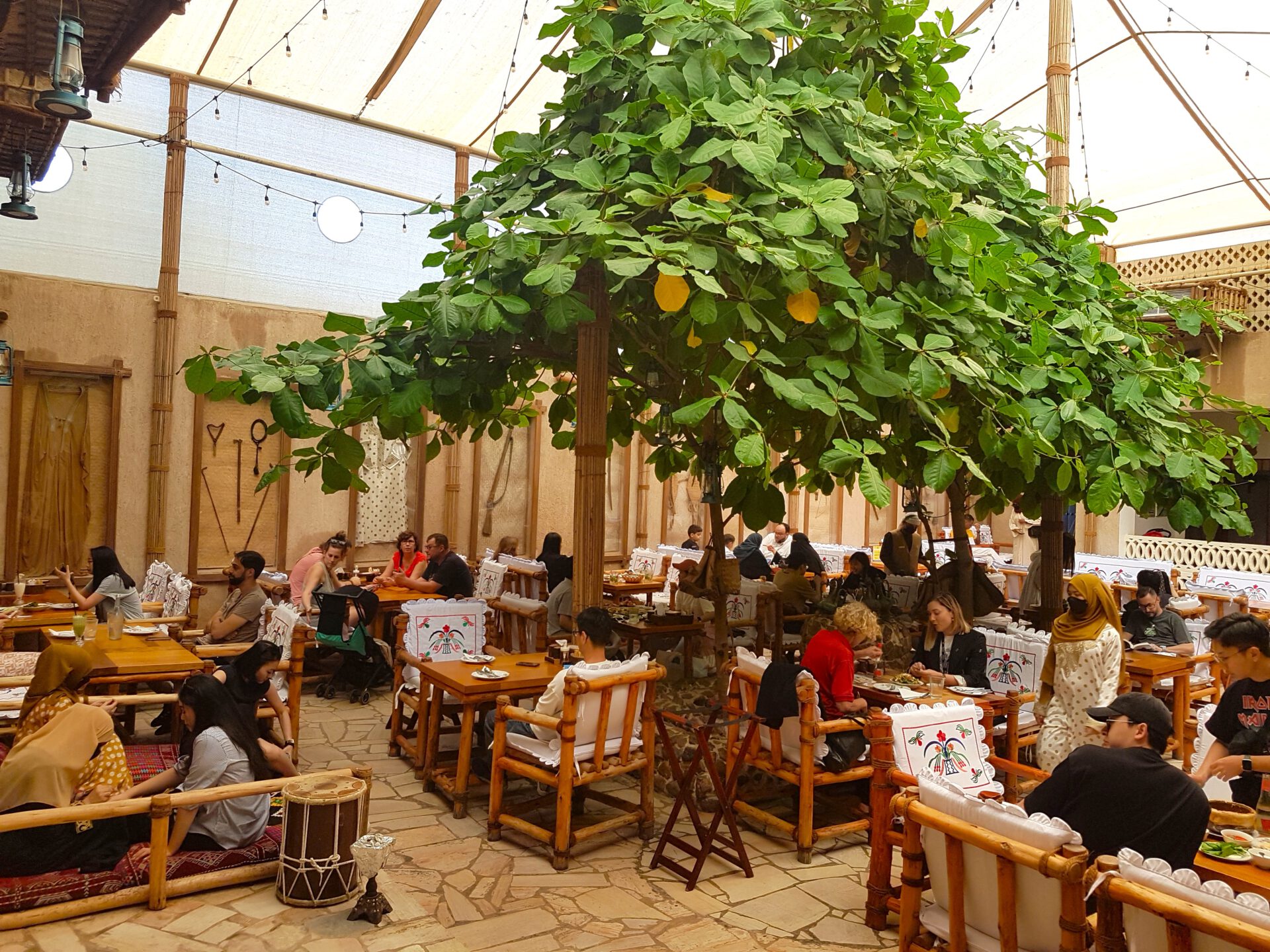 Al Khayma Heritage Restaurant in Dubai - Ambiance